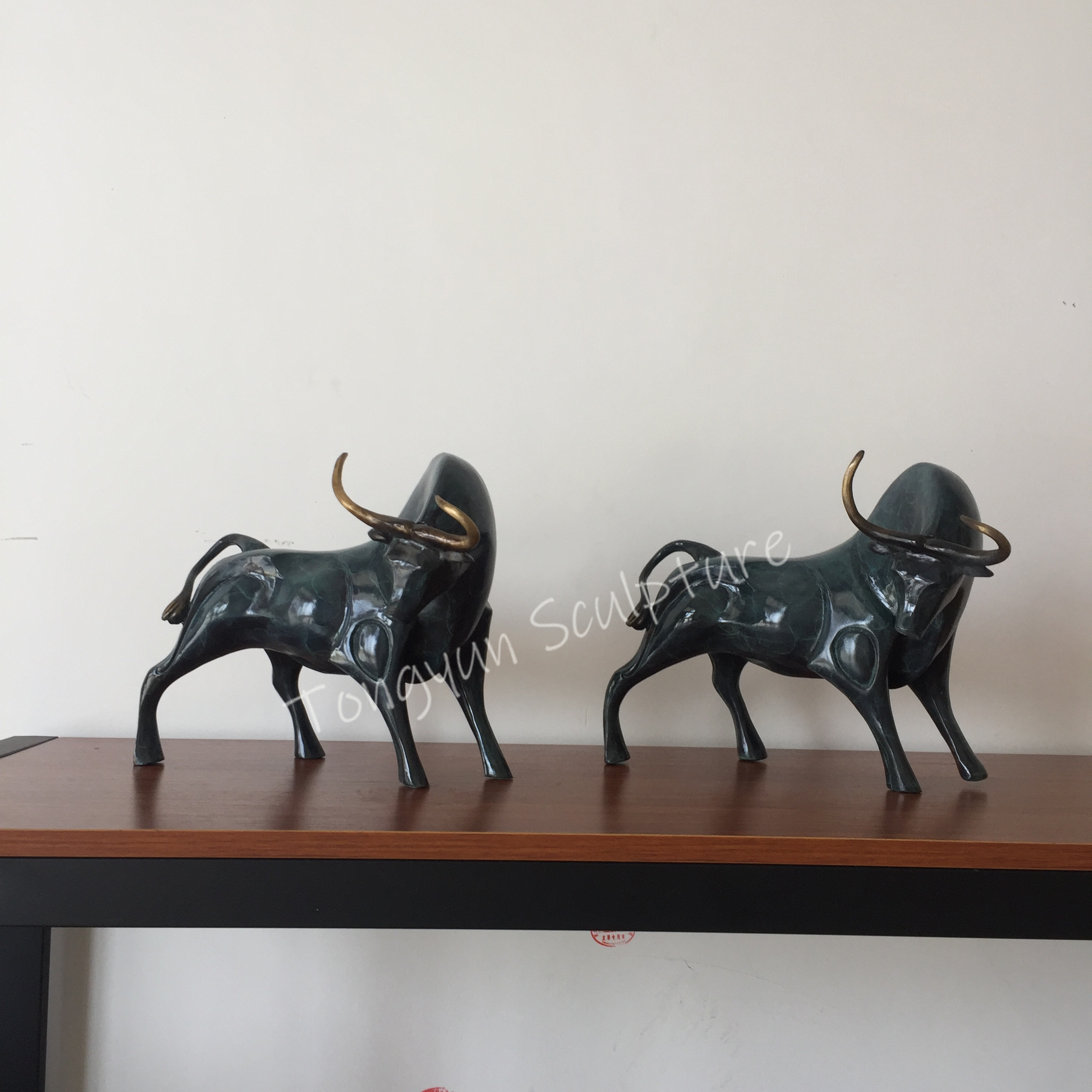 Art Metal Animal Statues Small Bronze Abstract Bull Sculpture