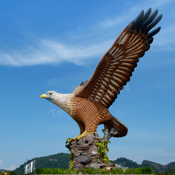 Metal Craft Life Full Size Bronze Animal Bird Sculpture Flying Eagle Statue for Garden