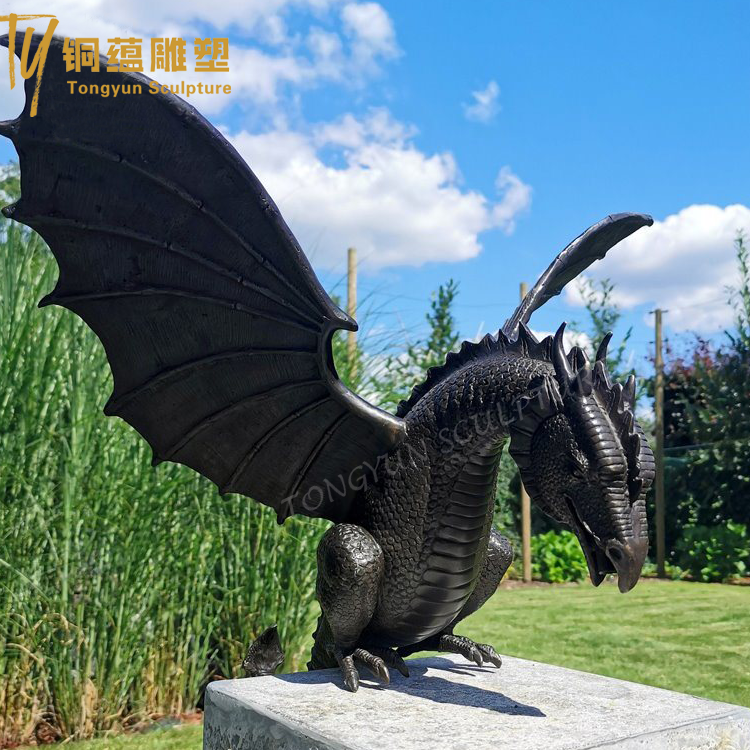 Outdoor Life Size Large Metal Garden Bronze Casting Flying Dragon Art Sculpture
