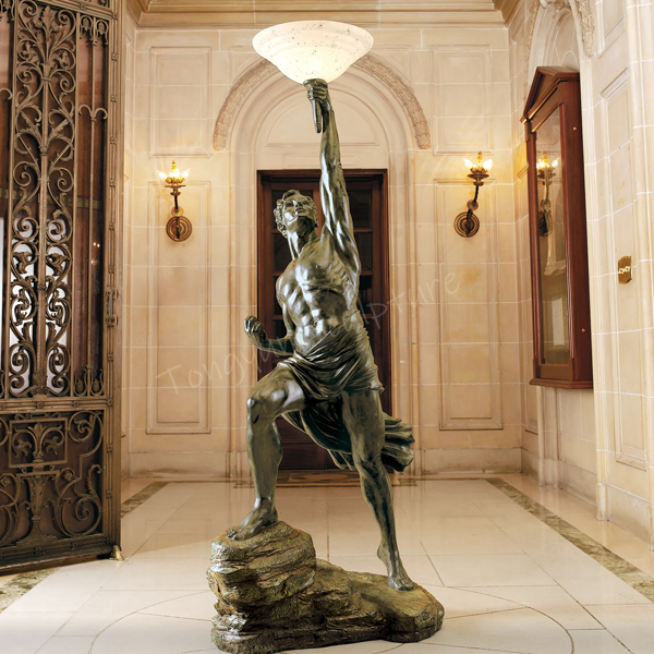Outdoor Decorative Casting Antique Bronze Man Lamp Statue