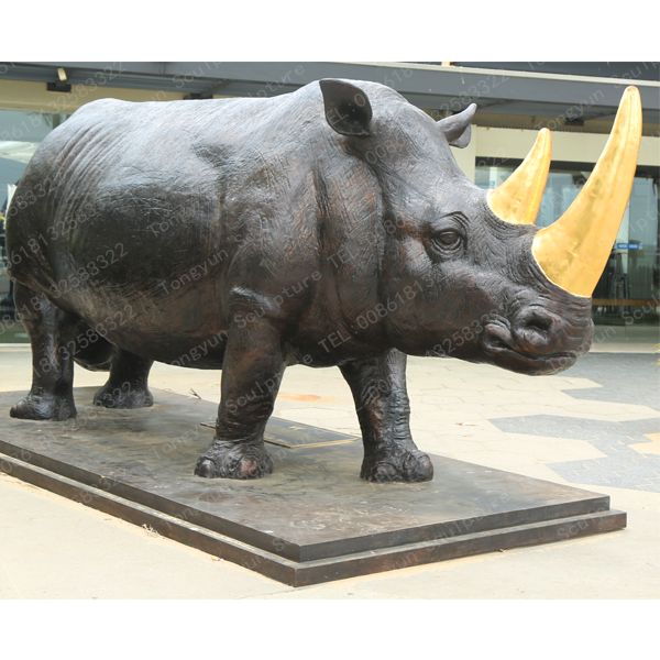 Outdoor Life Size Bronze Rhino Sculpture Statue