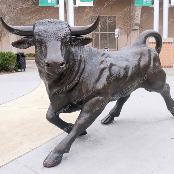 Modern Outdoor Decorative Large Metal Bronze Brass Bull Statue Sculpture For Sale