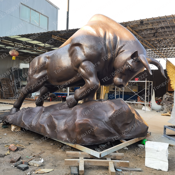 Customized Life Size Outdoor Decoration Brass Animal Sculpture Bronze Bull Statue