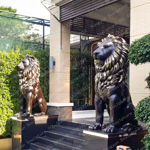 Garden Decorative Metal Animal Sculpture Large Bronze Life Size  Lions Statues