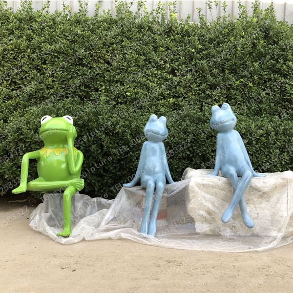 Customized Fiberglass Steel Sculpture Cartoon Frog Statue for Outdoor or Indoor Decor