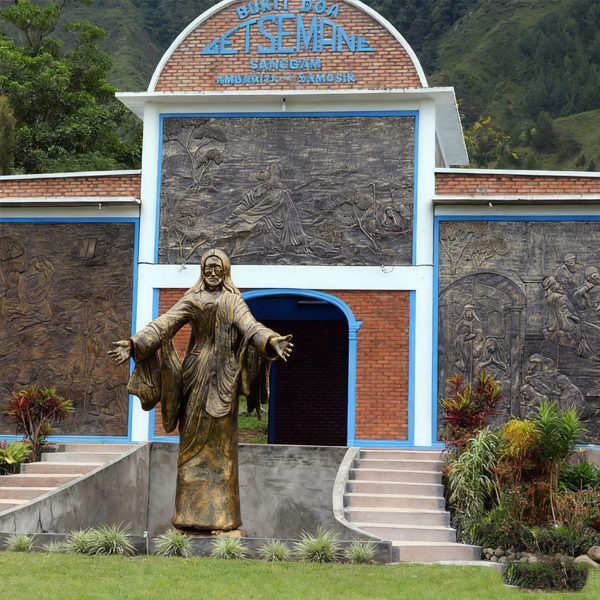 Bronze Christ the King Majestic Large Jesus Statues for Spiritual Spaces.jpg Bronze Christ the King Majestic Large Jesus Statues for Spiritual Spaces.jpg