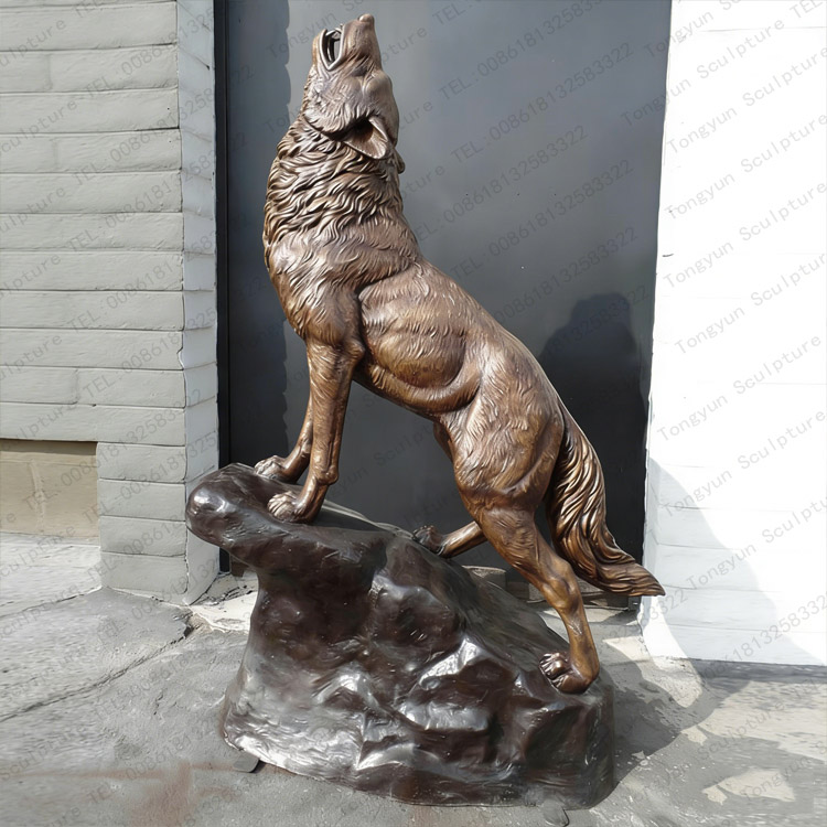 Heroic Bronze Howling Wolf Life Size Animal Statue For Sale.jpg Heroic Bronze Howling Wolf Life Size Animal Statue For Sale.jpg
