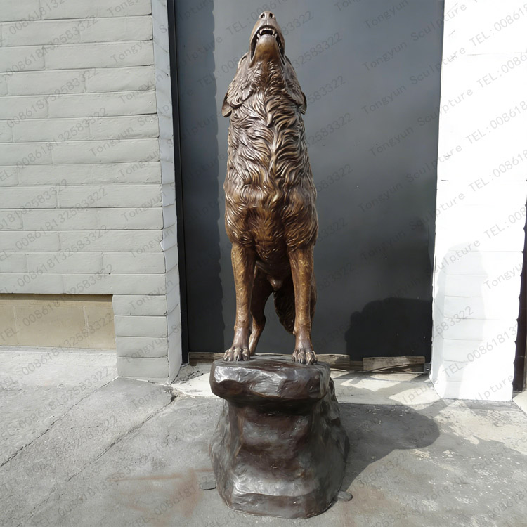 Heroic Bronze Howling Wolf Life Size Animal Statue For Sale.jpg Heroic Bronze Howling Wolf Life Size Animal Statue For Sale.jpg