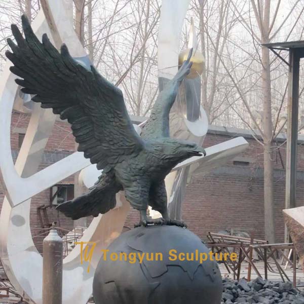 Eagle sculpture.jpg