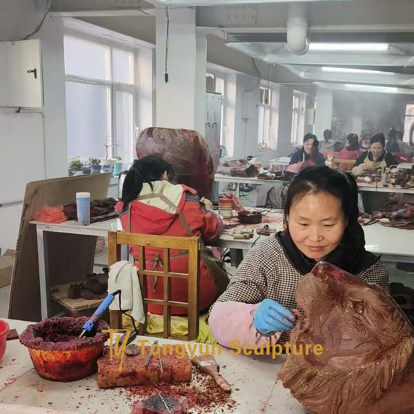 Step 3 of Custom Bronze Animal Sculptures: 3D Data-Driven 1:1 Resin Model Printing.jpg