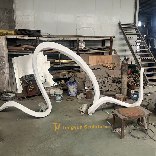 Custom Stainless Steel Ribbon Sculpture: A New Landmark for Australian Urban Space.jpg Custom Stainless Steel Ribbon Sculpture: A New Landmark for Australian Urban Space.jpg