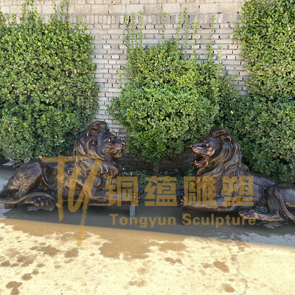 1777340574347457.png bronze lion sculpture.png