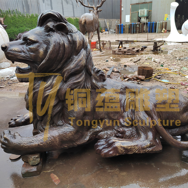 1777340699310758.png bronze lion sculpture-1.png